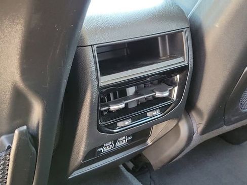 Used 2023 Jeep Grand Cherokee Laredo AWD/4WD image 25