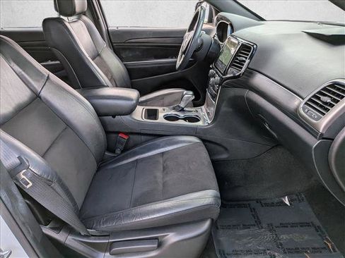 Used 2021 Jeep Grand Cherokee Laredo X image 21