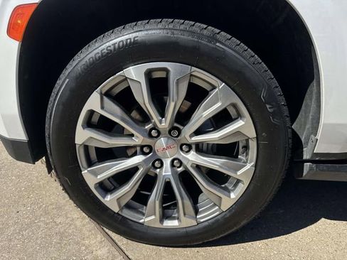 Used 2022 GMC Yukon Denali image 9