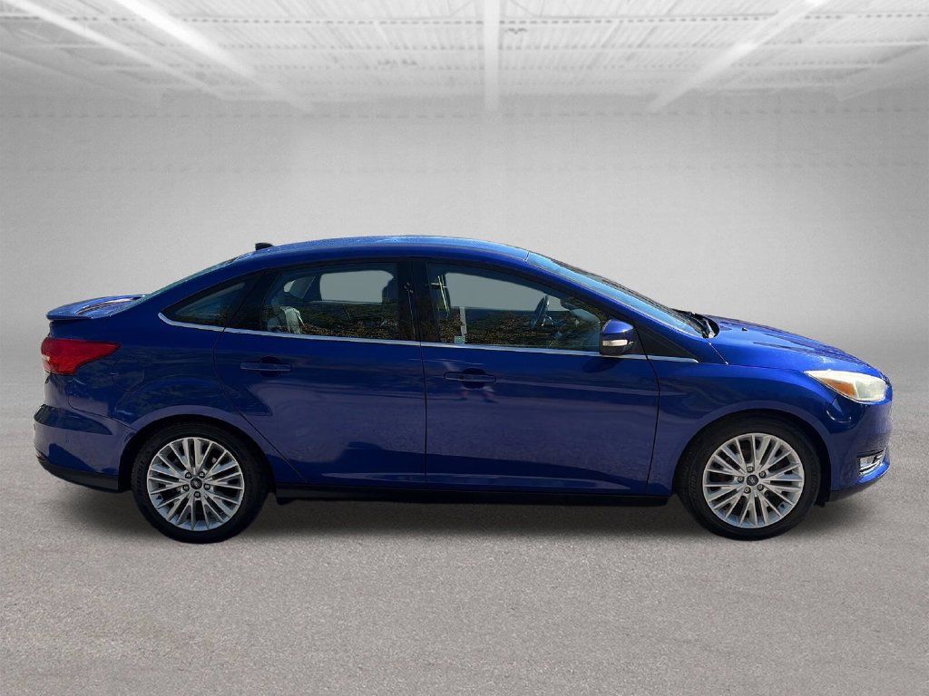 Used 2015 Ford Focus Titanium FWD image 7