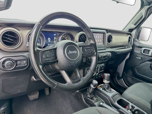 Used 2021 Jeep Gladiator Sport AWD/4WD image 7