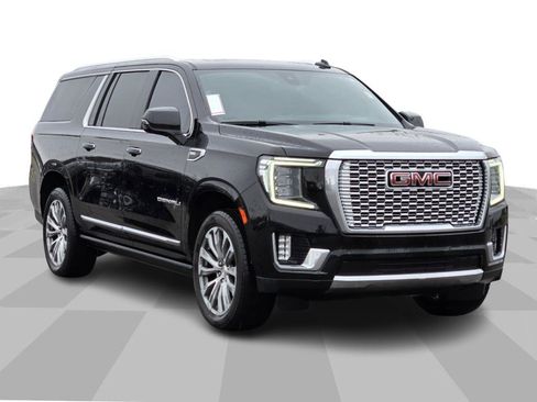 Used 2022 GMC Yukon XL Denali image 1