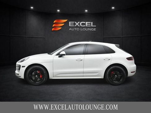 Used 2015 Porsche Macan Turbo image 3
