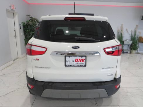 Used 2019 Ford EcoSport Titanium image 5