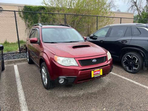 Used 2009 Subaru Forester 2.5XT w/ Popular Equipment Group 4B AWD/4WD image 2