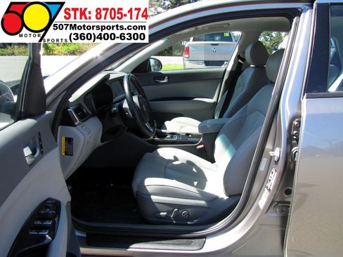 Used 2017 Kia Optima EX image 13