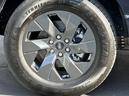 Used 2025 Ford F150 Lightning Lariat AWD/4WD image 34