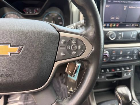 Used 2022 Chevrolet Colorado Z71 AWD/4WD image 18