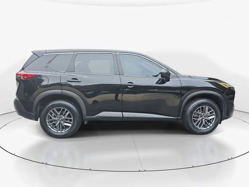 Used 2023 Nissan Rogue S image 11
