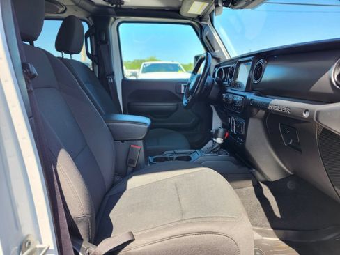 Used 2022 Jeep Wrangler Unlimited Sport AWD/4WD image 9
