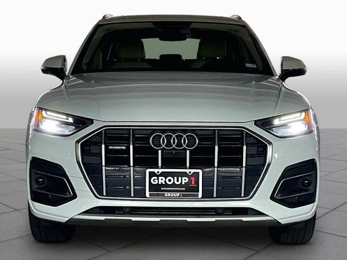 Used 2021 Audi Q5 2.0T Premium Plus w/ Premium Plus Package AWD/4WD image 3