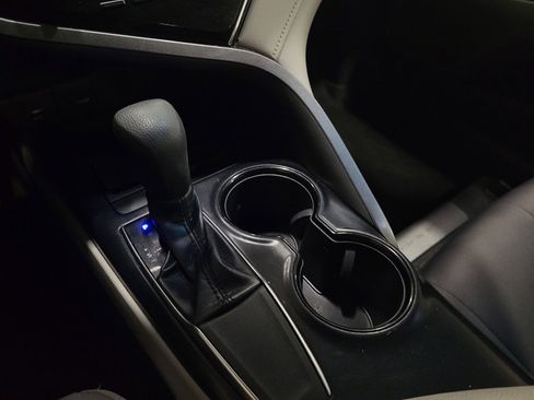 Used 2018 Toyota Camry LE image 26