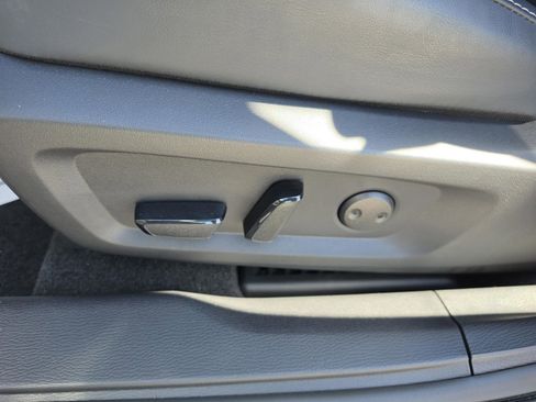 Used 2024 Mitsubishi Outlander FWD image 23