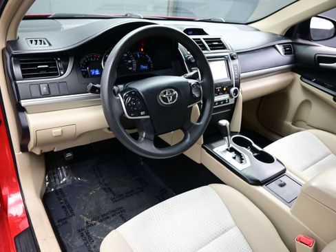 Used 2012 Toyota Camry LE FWD image 13