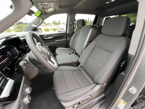 New 2026 GMC Sierra 1500 SLE w/ Preferred Package image 17