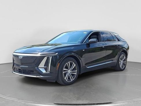 Used 2024 Cadillac Lyriq Luxury w/ LPO, Floor Liner Package AWD/4WD image 3