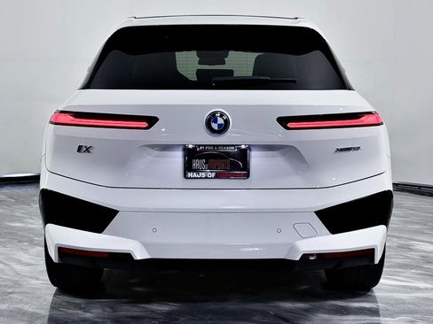 Used 2023 BMW iX xDrive50 w/ Sport Package AWD/4WD image 8