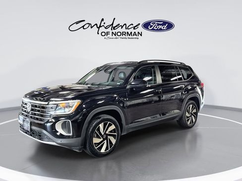 Used 2025 Volkswagen Atlas SE image 4