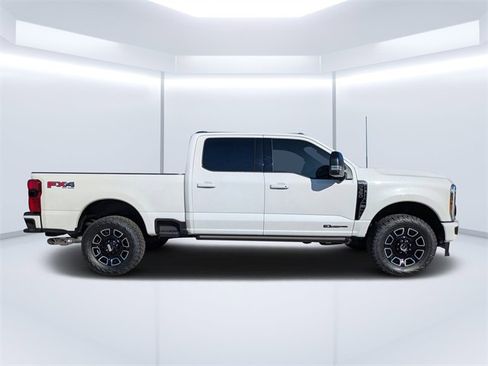 Used 2025 Ford F350 Platinum w/ FX4 Off-Road Package image 2