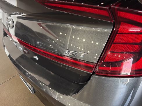 Used 2020 Hyundai Sonata Limited image 18