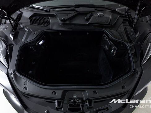 Used 2024 Lamborghini Revuelto AWD/4WD image 19