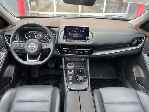Used 2022 Nissan Rogue SV w/ SV Premium Package FWD image 12