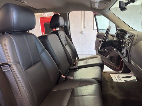 Used 2014 GMC Sierra 2500 SLE w/ SLE Preferred Package AWD/4WD image 20