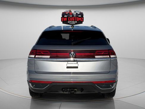 Used 2024 Volkswagen Atlas Cross Sport SE image 6