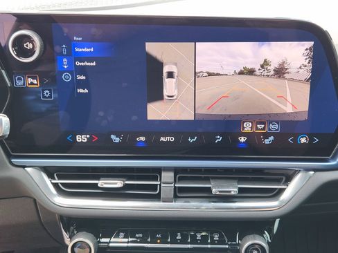 New 2026 Chevrolet Equinox EV LT image 13