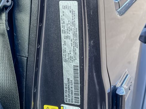 Used 2024 Jeep Wrangler Sport S image 40