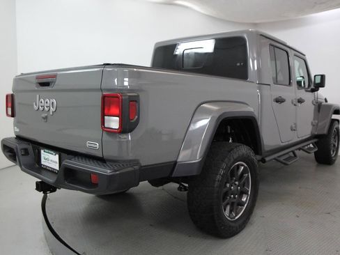 Used 2021 Jeep Gladiator Overland AWD/4WD image 9