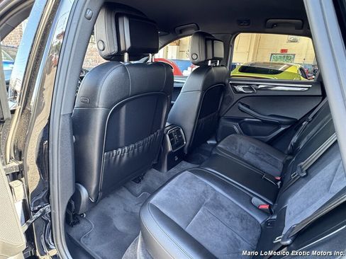 Used 2021 Porsche Macan image 48