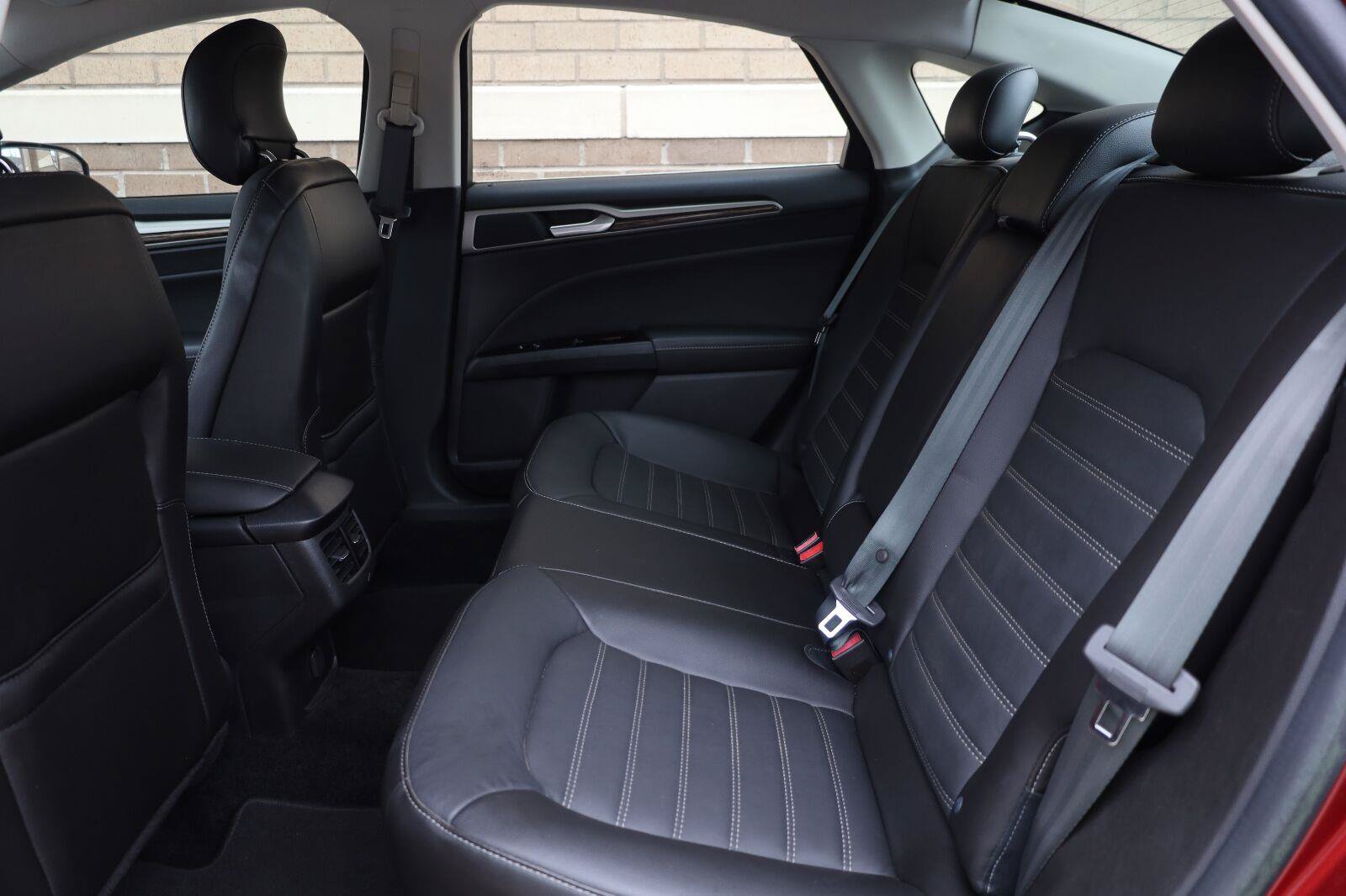 Used 2014 Ford Fusion SE w/ Equipment Group 202A FWD image 21
