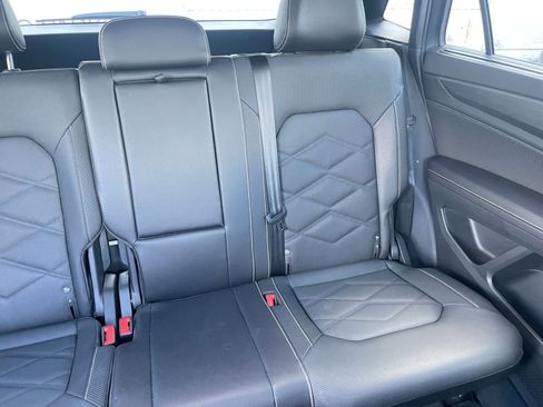 Used 2025 Volkswagen Atlas Cross Sport SE image 37