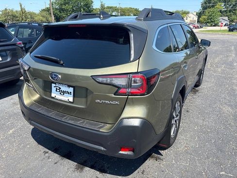 Used 2023 Subaru Outback Premium AWD/4WD image 3