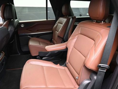 Used 2025 Lincoln Navigator Reserve AWD/4WD image 17