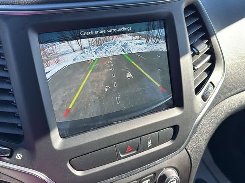 Used 2022 Jeep Cherokee Latitude w/ Trailer Tow Group image 26