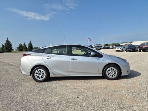 Used 2016 Toyota Prius Two FWD image 5