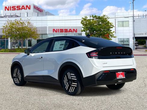 New 2026 Nissan Leaf SV+ image 2