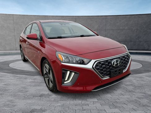 Used 2020 Hyundai Ioniq Limited image 2