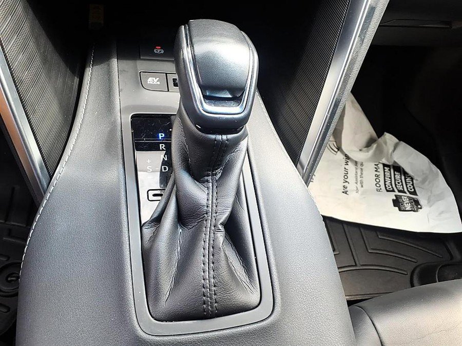 Used 2021 Toyota Venza XLE w/ Carpet Mat Package (TMS) AWD/4WD image 23