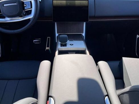 Used 2025 Land Rover Range Rover SE AWD/4WD image 25