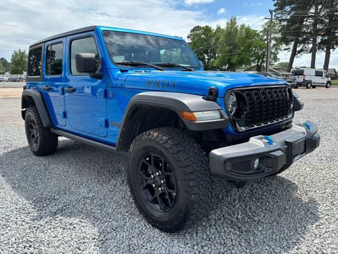 Used 2024 Jeep Wrangler Unlimited image 12