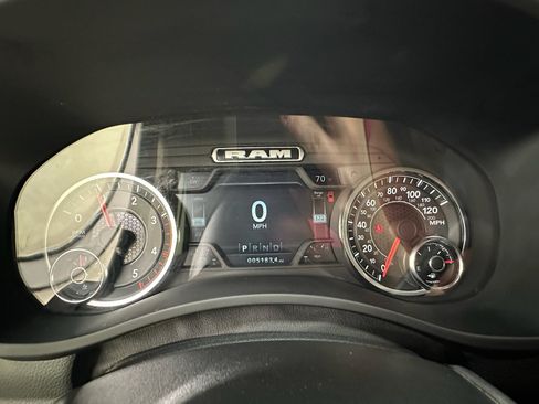 Used 2024 RAM 2500 Laramie AWD/4WD image 32