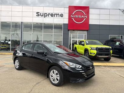 New 2025 Nissan Versa S w/ Trunk Package