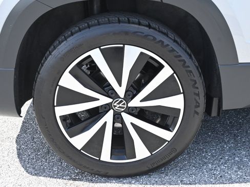 Used 2022 Volkswagen Taos SE image 35