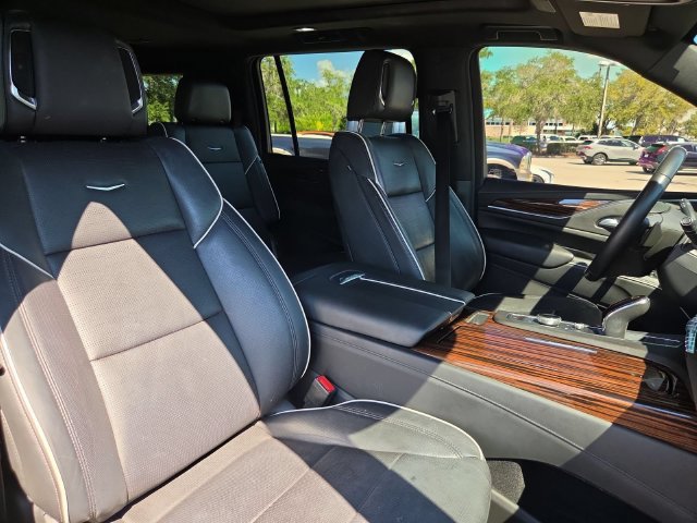 Certified 2022 Cadillac Escalade ESV Premium Luxury AWD/4WD image 29