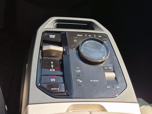 Certified 2025 BMW iX xDrive50 AWD/4WD image 25