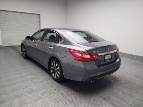 Used 2017 Nissan Altima 2.5 SV FWD image 5