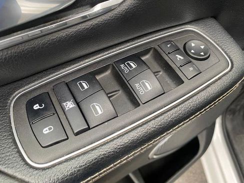 Used 2024 RAM 1500 Laramie image 14